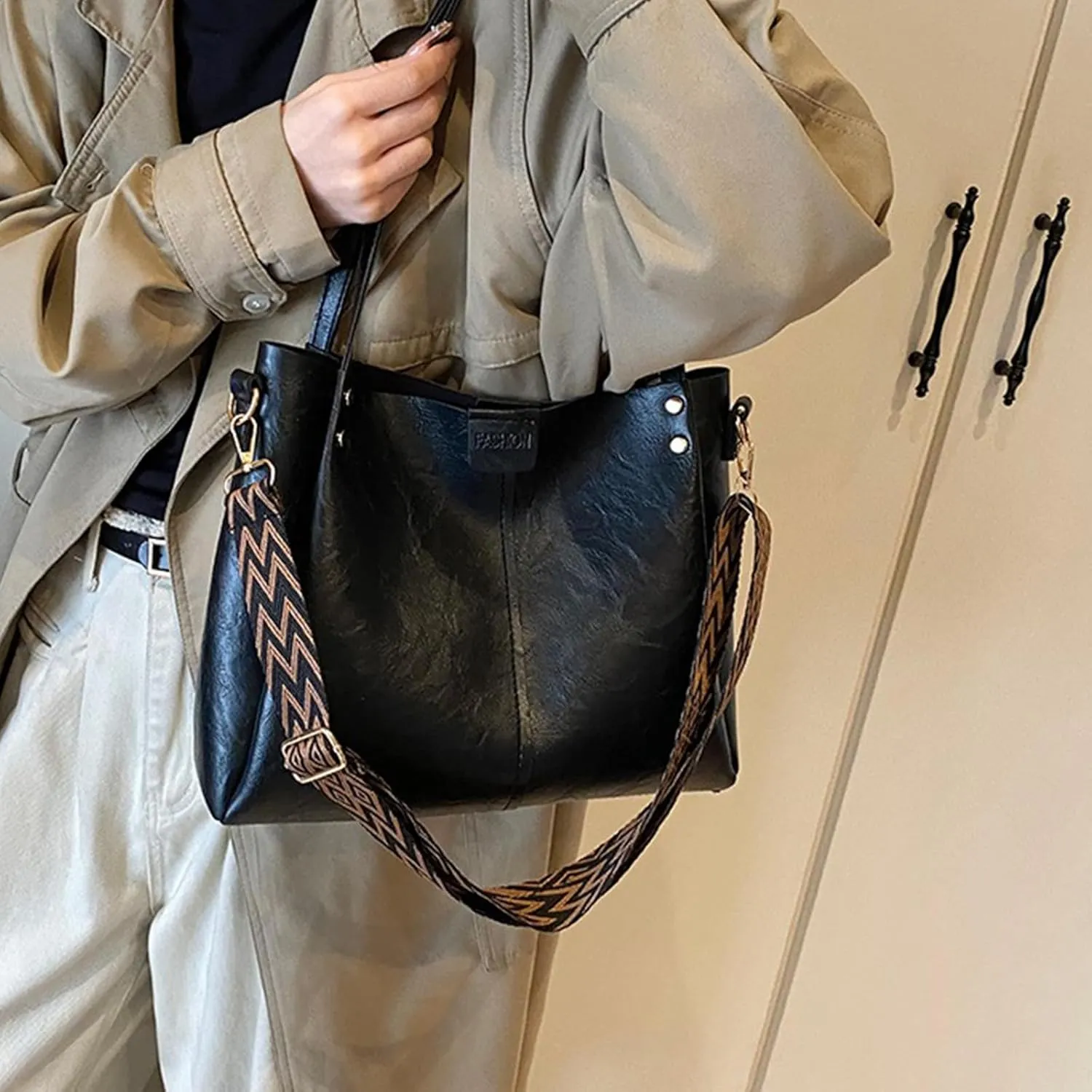 Vegan Leather Vintage Tote Bag Retro Crossbody Bucket Silhouette Shoulder Handbag Open Top Slouchy Travel Purse
