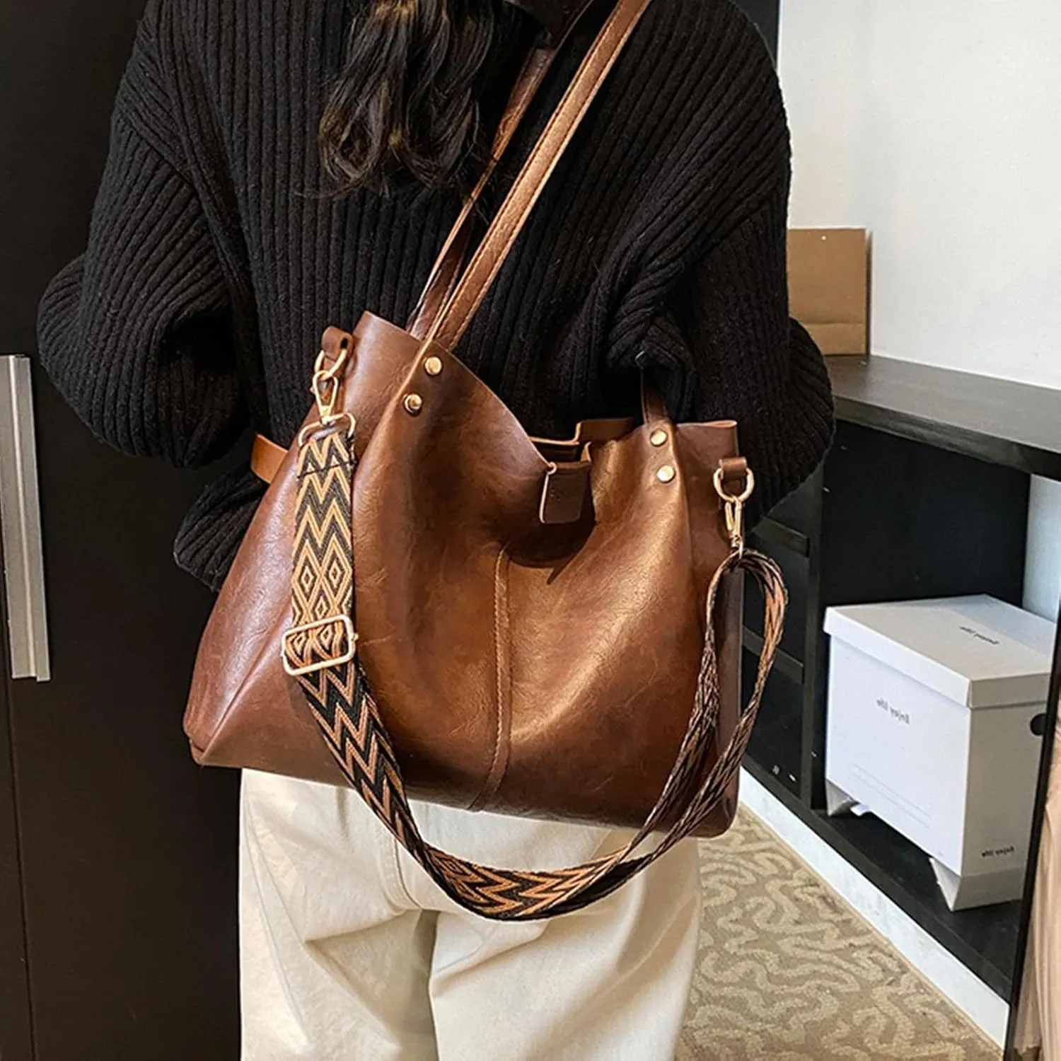 Vegan Leather Vintage Tote Bag Retro Crossbody Bucket Silhouette Shoulder Handbag Open Top Slouchy Travel Purse